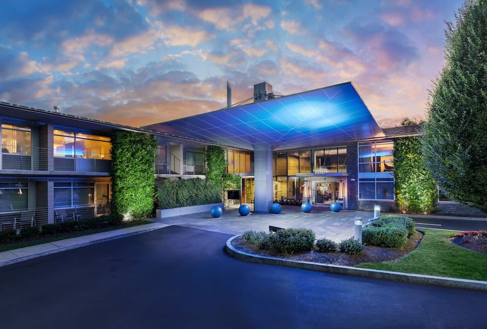 J House Greenwich modern boutique hotel exterior in Riverside, Greenwich, Connecticut