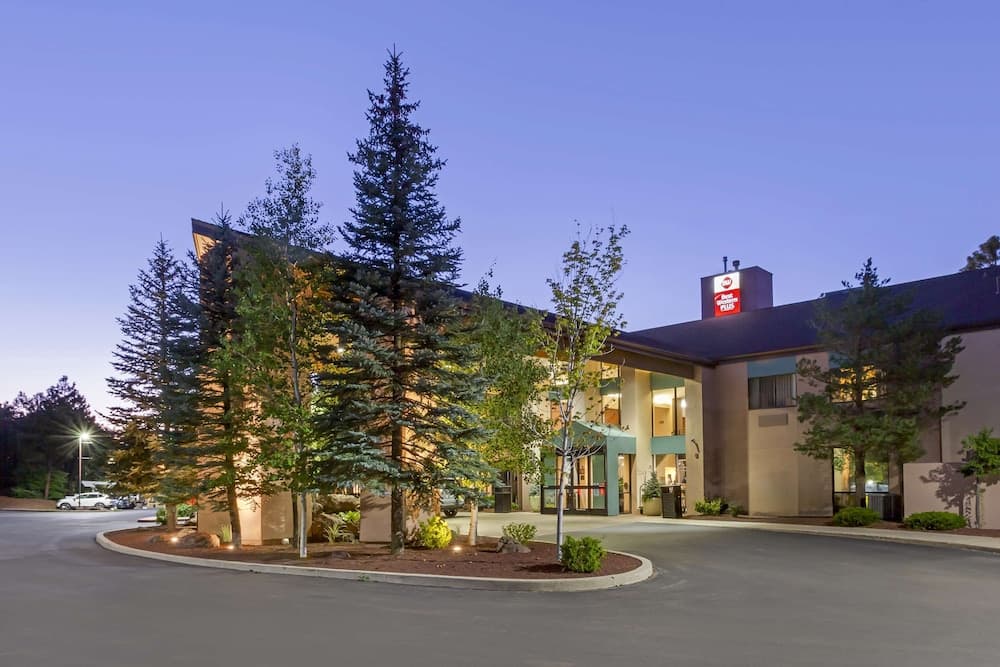 Best Western Plus Inn of Williams Arizona exterior on historic Route 66