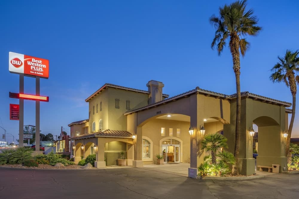 Best Western Plus A Wayfarer's Inn & Suites exterior on historic Route 66 in Kingman, Arizona